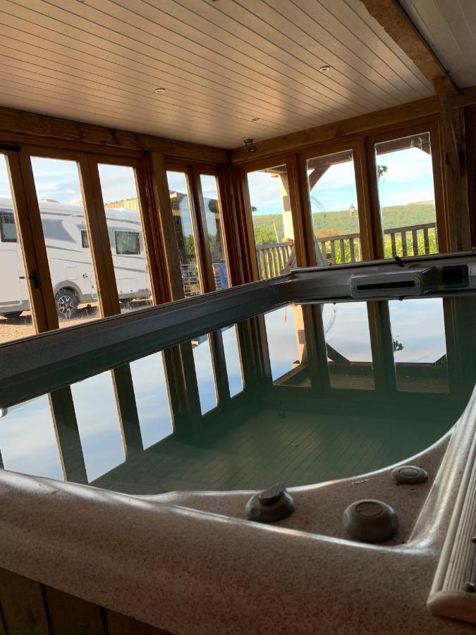 Ty Nofio, Coity Bach Holiday home *